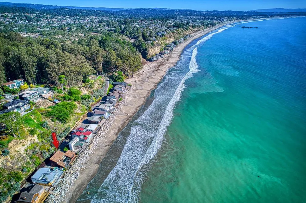 10 Potbelly Beach Road Aptos, CA 95003