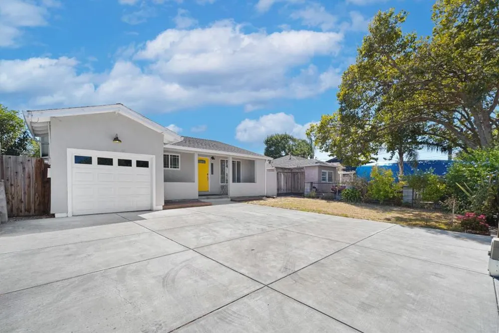 1120 Alberni Street East Palo Alto, CA 94303