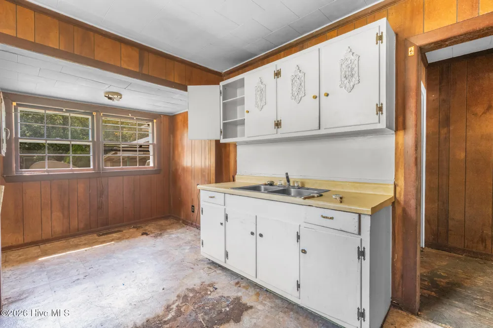 605 E Covington Street Laurinburg, NC 28352