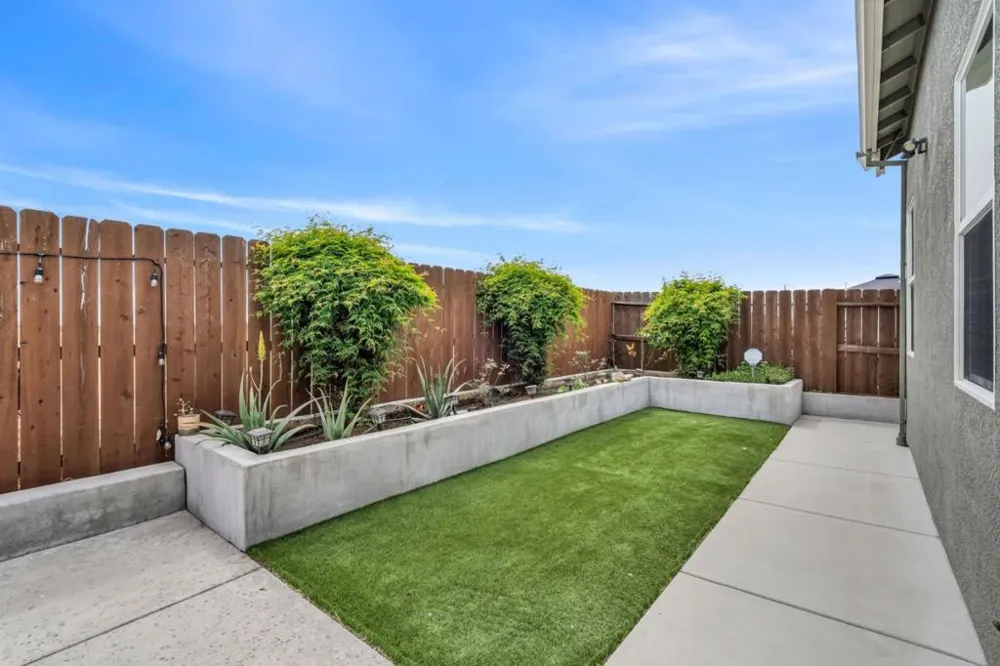 1436 FREESTONE ROAD Manteca, CA 95337