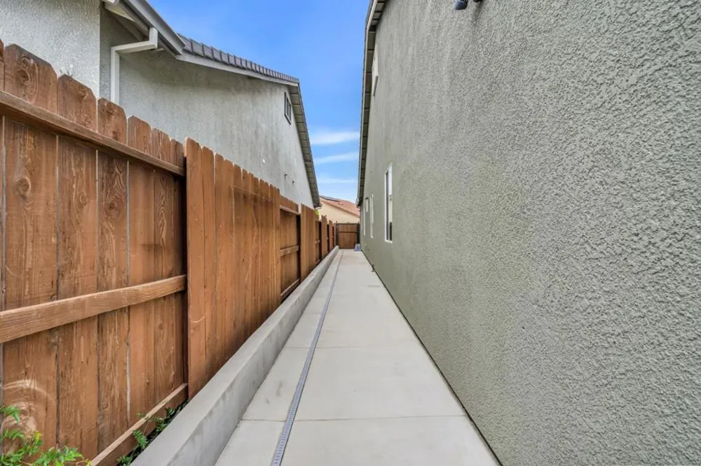 1436 FREESTONE ROAD Manteca, CA 95337
