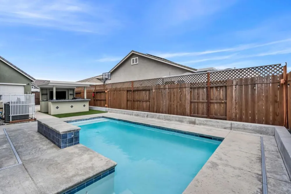 1436 FREESTONE ROAD Manteca, CA 95337