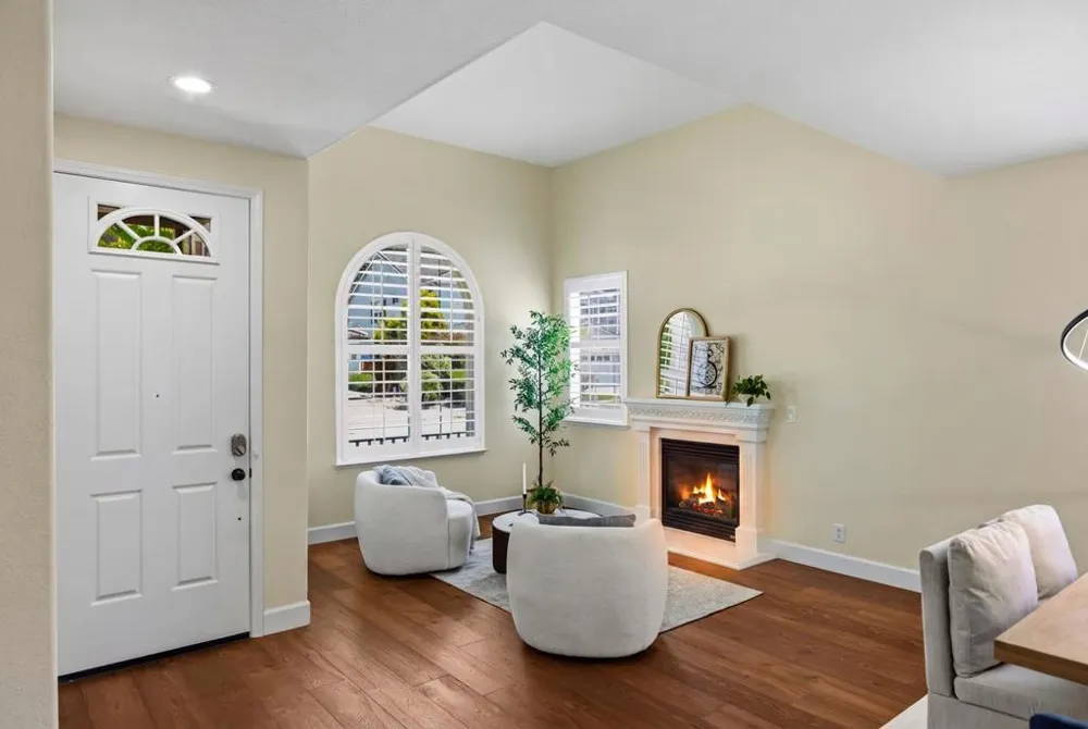 4305 Peninsula Point Drive Seaside, CA 93955