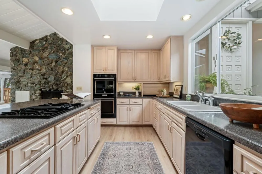 6965 Carmel Valley Road Carmel, CA 93923