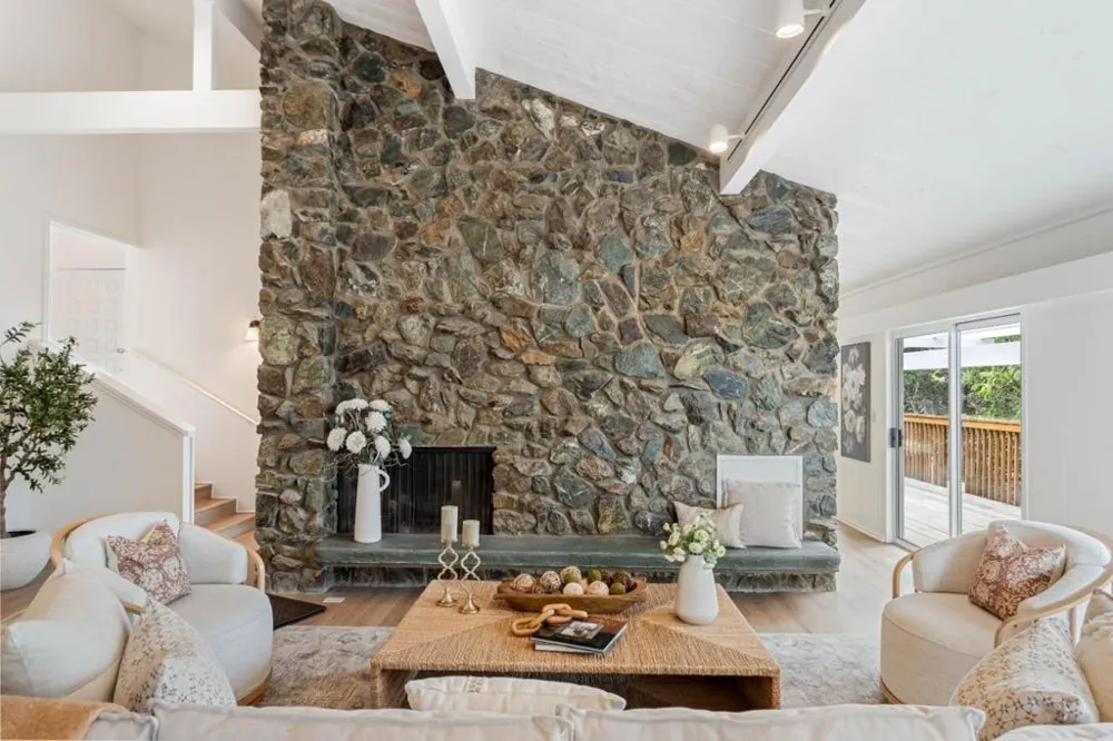 6965 Carmel Valley Road Carmel, CA 93923