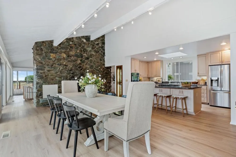 6965 Carmel Valley Road Carmel, CA 93923