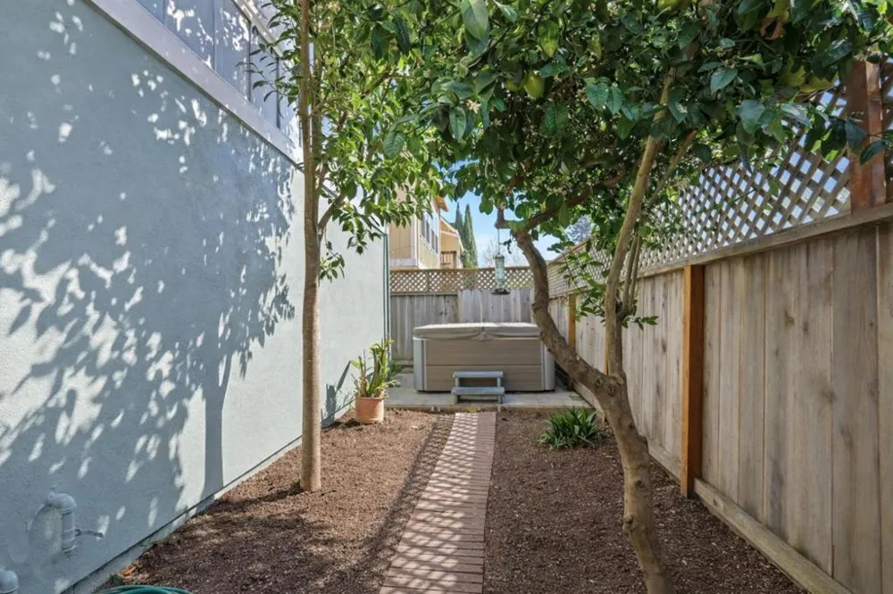 110 Library Lane Santa Cruz, CA 95062
