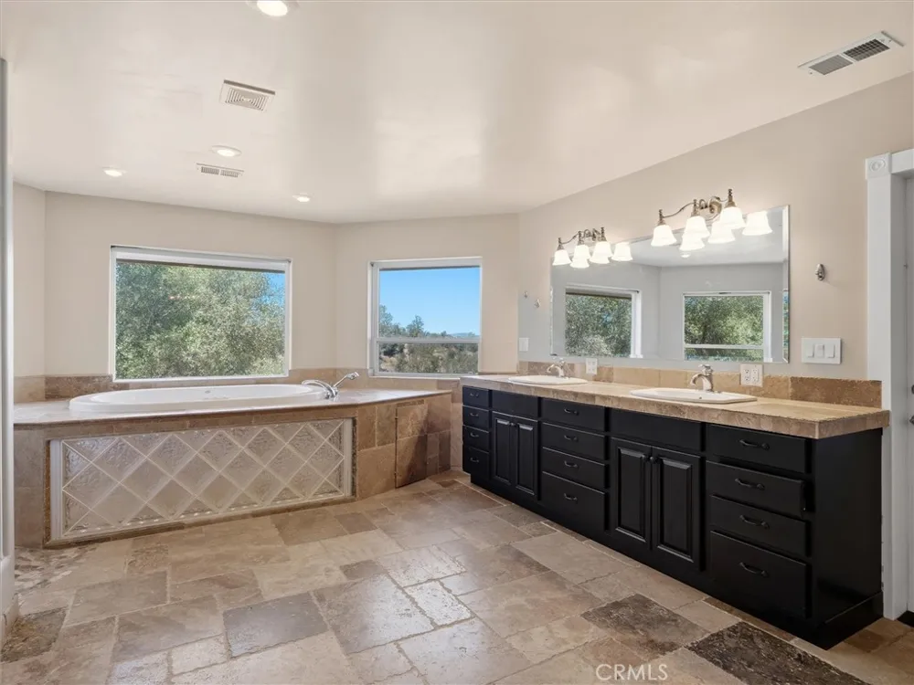 4921 Lookout Mountain Mariposa, CA 95338