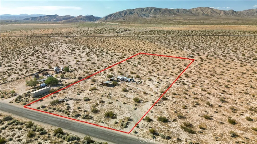 10313 E Lake Road Cantil, CA 93519
