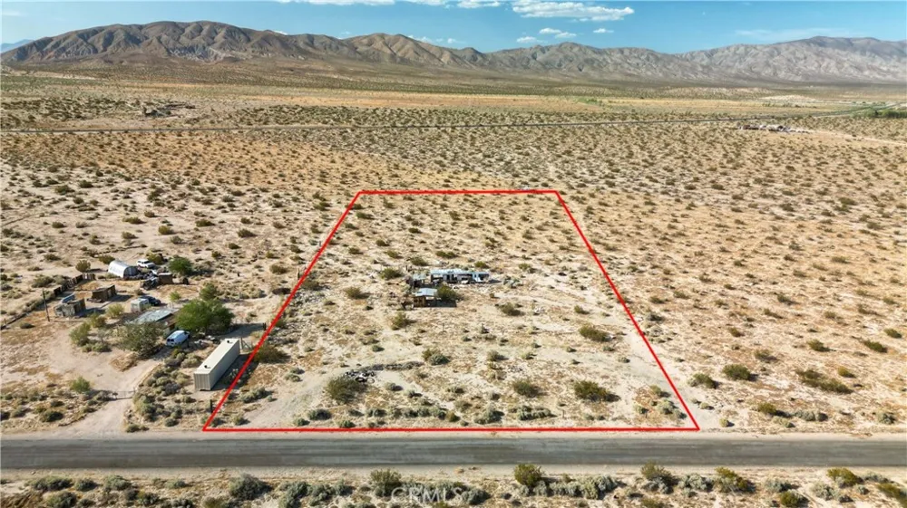 10313 E Lake Road Cantil, CA 93519