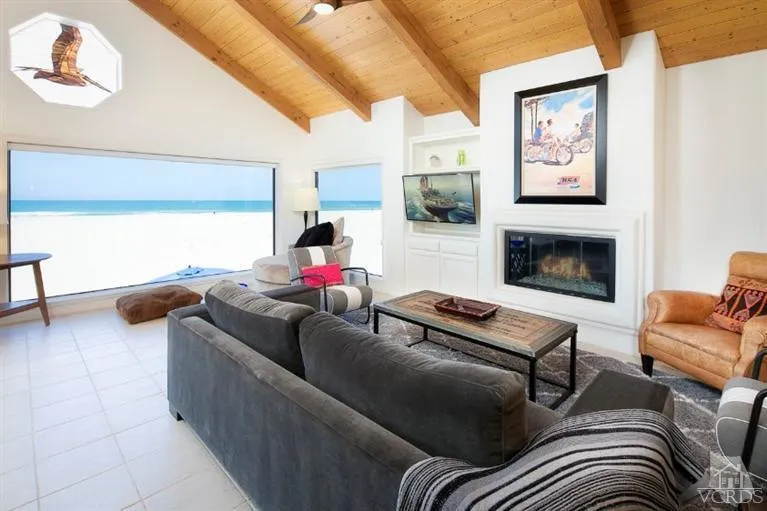 4025 Ocean Drive Oxnard, CA 93035