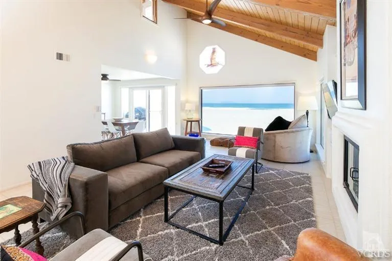 4025 Ocean Drive Oxnard, CA 93035