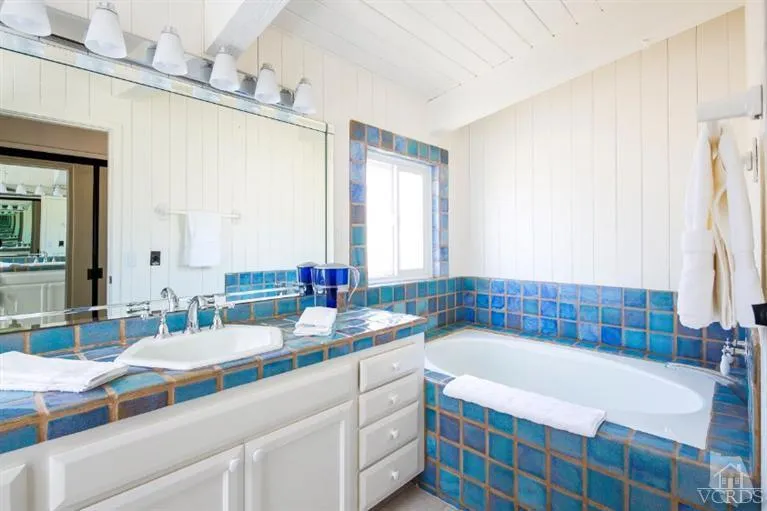 4025 Ocean Drive Oxnard, CA 93035