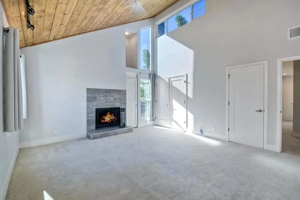 348 La Mesa Avenue Encinitas, CA 92024