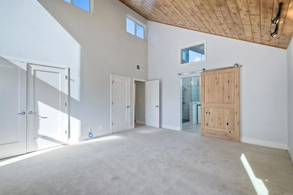 348 La Mesa Avenue Encinitas, CA 92024
