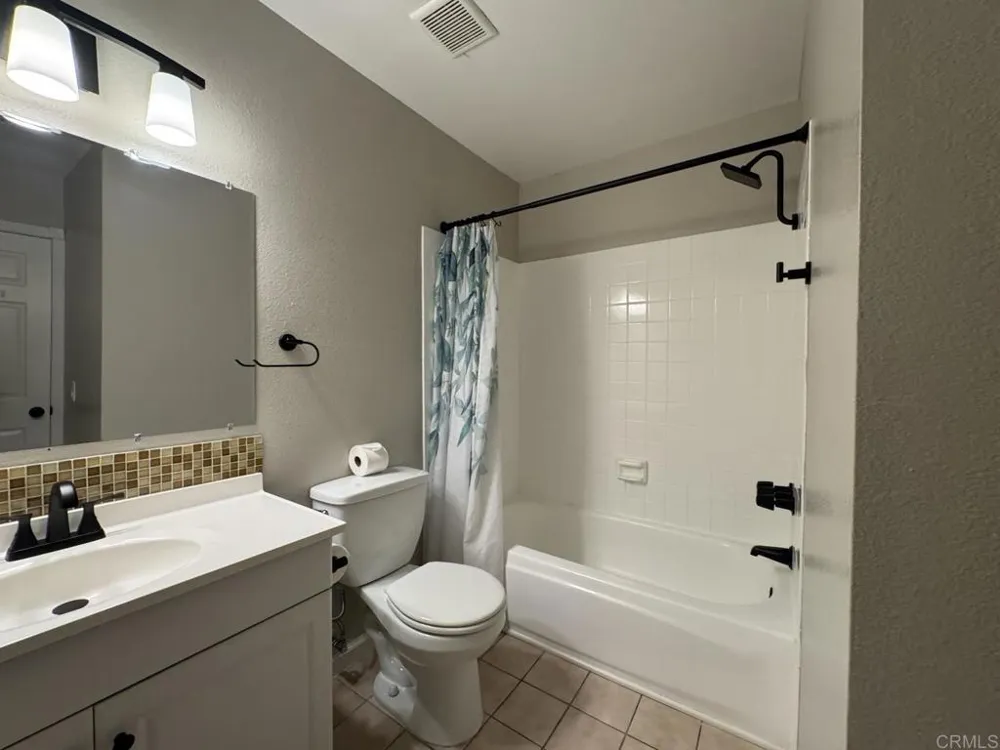 8659 Summerdale Road San Diego, CA 92126