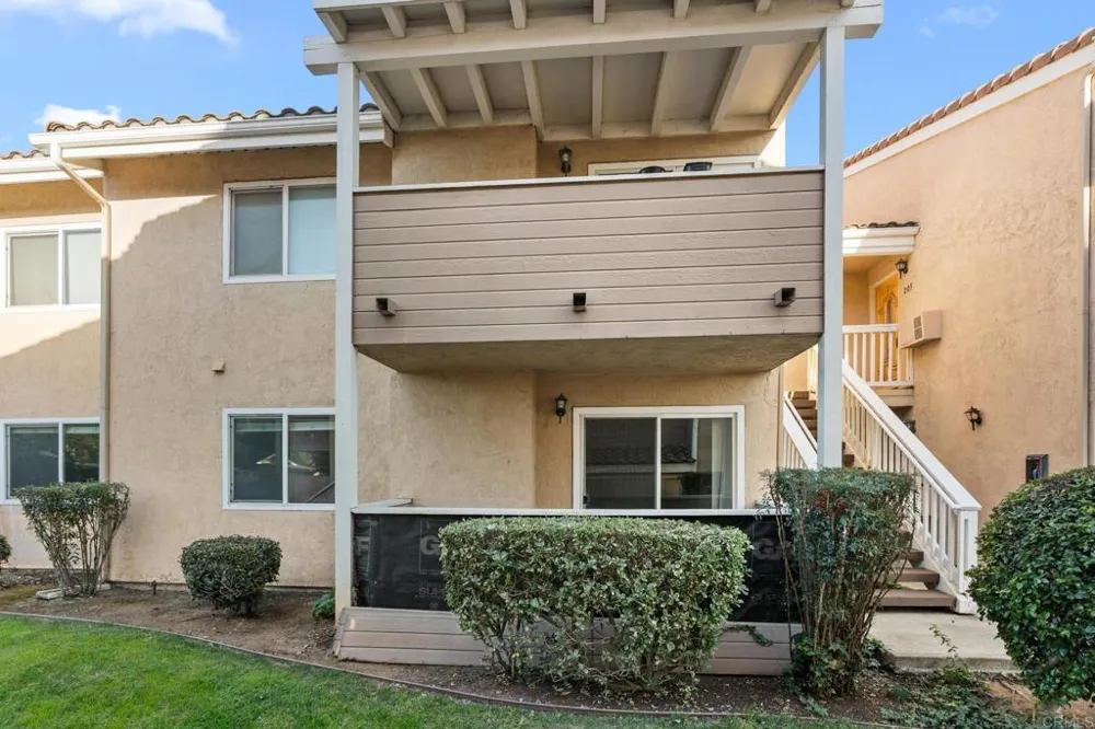 1075 Escondido Escondido, CA 92026
