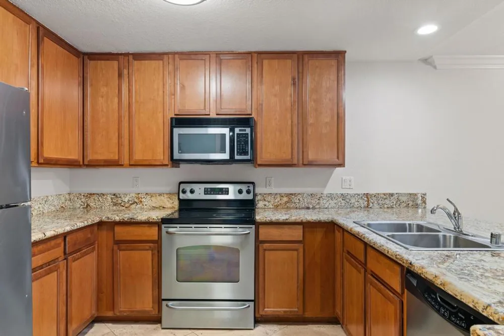 1075 Escondido Escondido, CA 92026