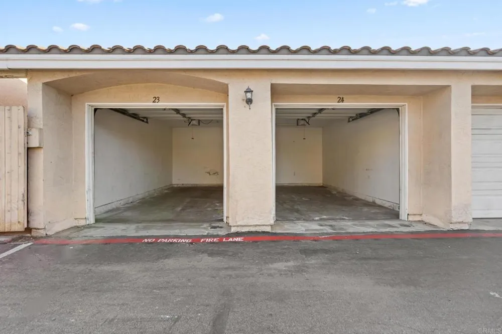 1075 Escondido Escondido, CA 92026