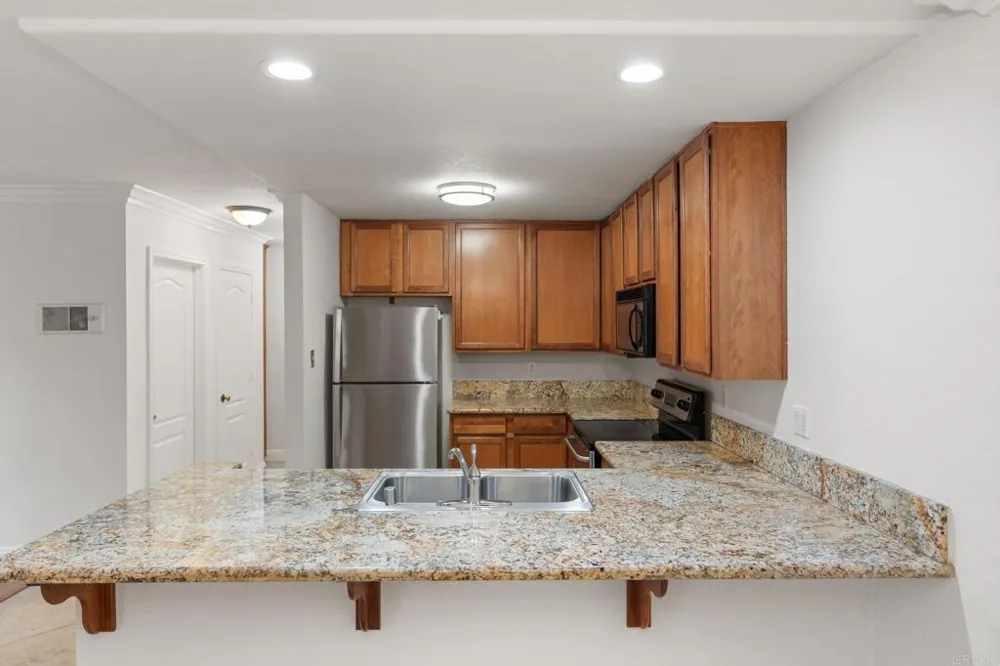 1075 Escondido Escondido, CA 92026