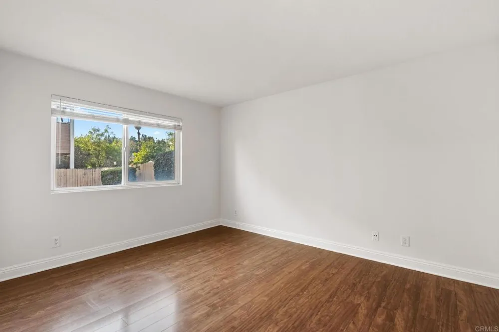 1075 Escondido Escondido, CA 92026