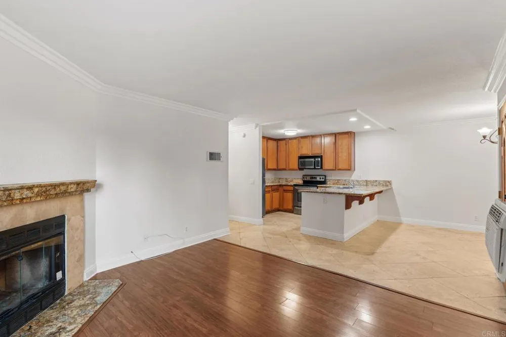1075 Escondido Escondido, CA 92026
