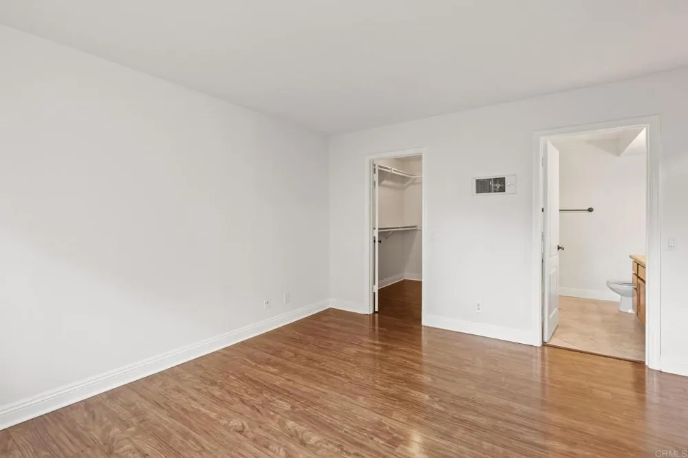 1075 Escondido Escondido, CA 92026