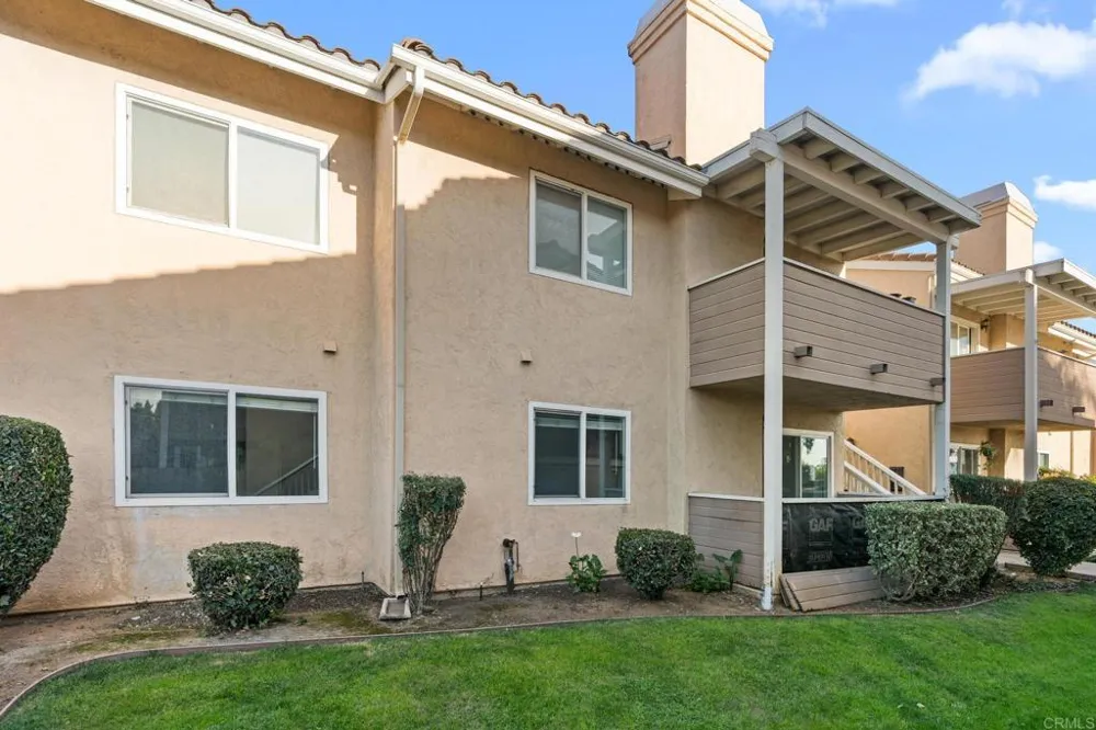 1075 Escondido Escondido, CA 92026