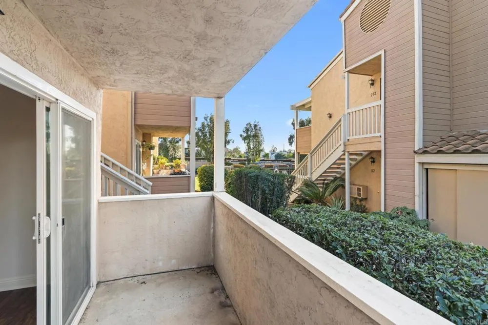 1075 Escondido Escondido, CA 92026