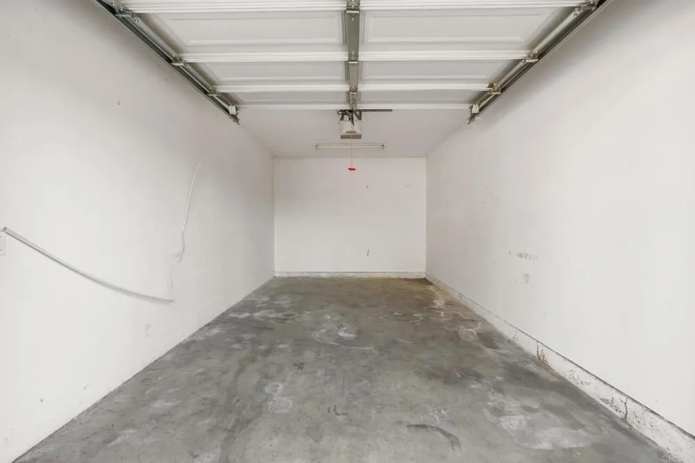 1075 Escondido Escondido, CA 92026