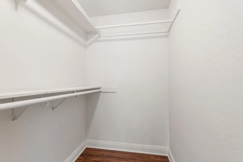 1075 Escondido Escondido, CA 92026