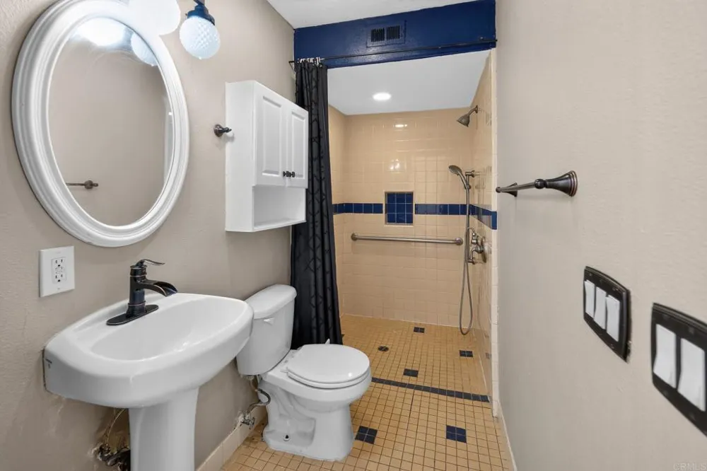 2138 Via Robles Oceanside, CA 92054