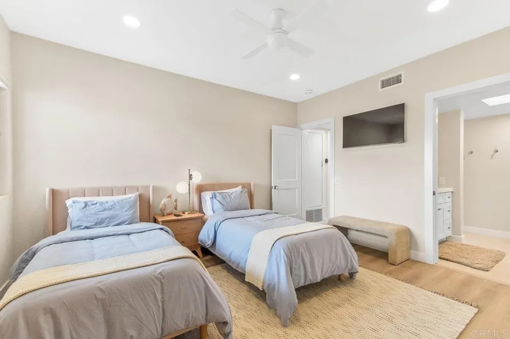 4052 Garfield Carlsbad, CA 92008