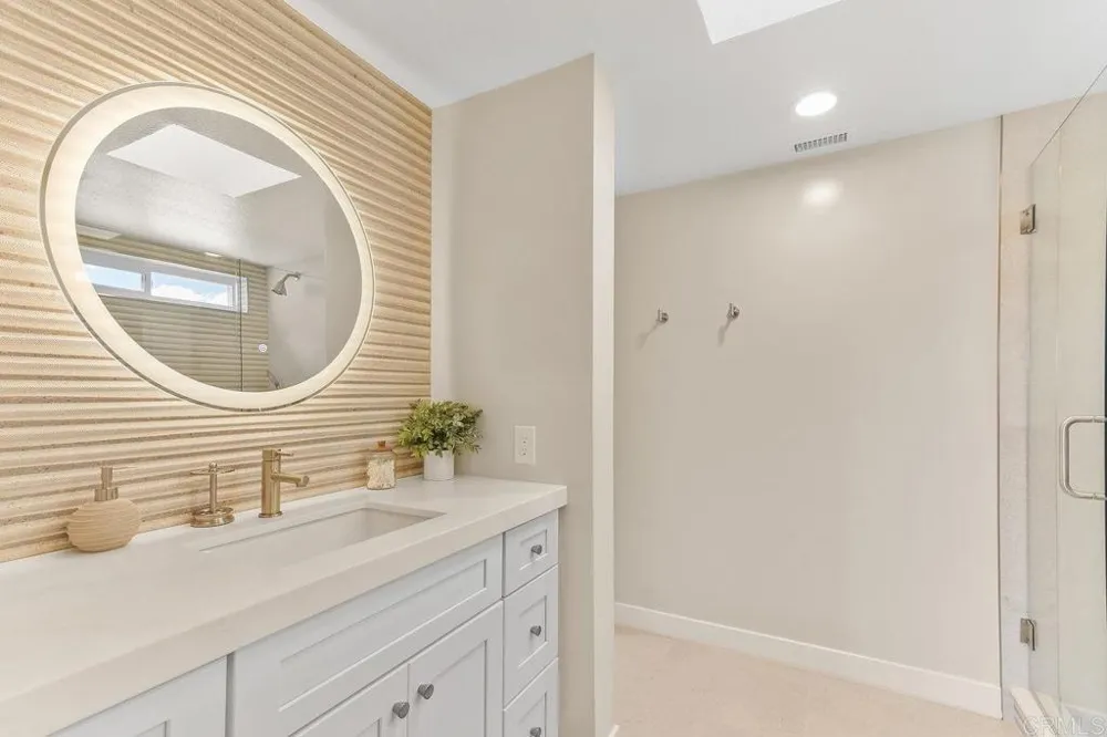 4052 Garfield Carlsbad, CA 92008