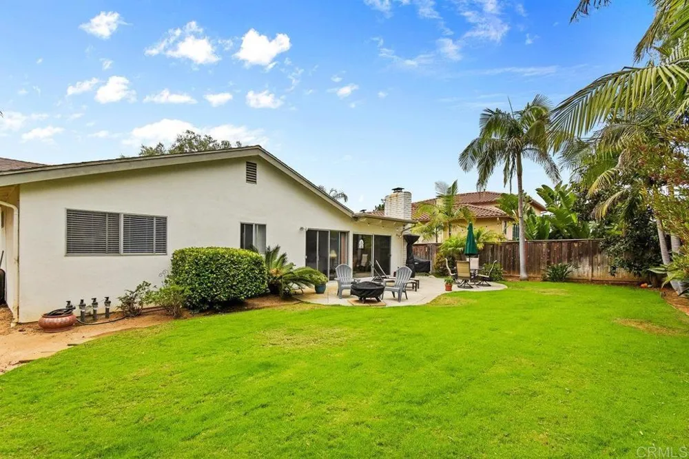 2462 LOZANA ROAD Del Mar, CA 92014