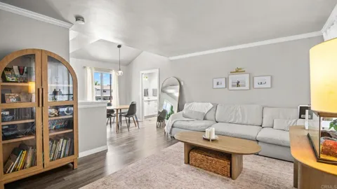 732 E Lexington Avenue #11