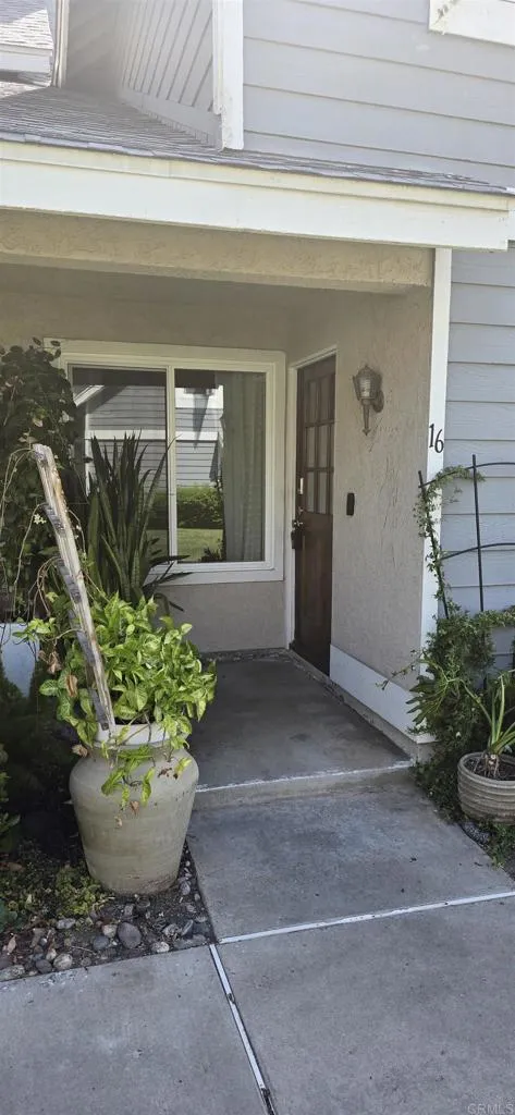 13230 Johannesberg Way #16 Poway, CA 92064