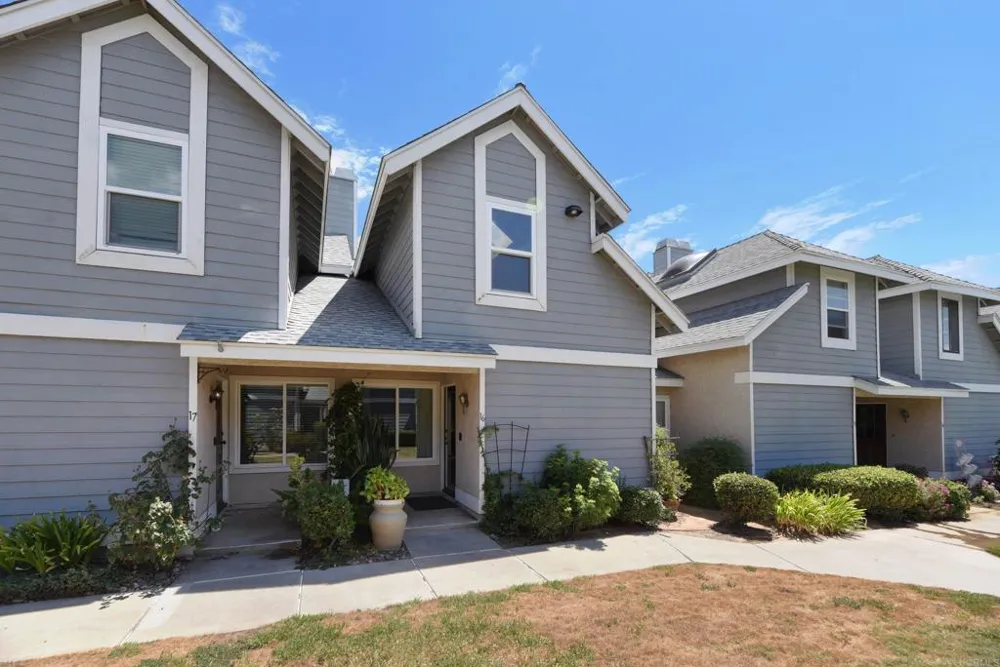 13230 Johannesberg Way #16 Poway, CA 92064