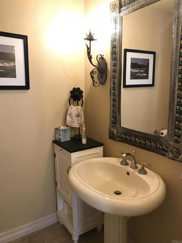 3720 Callle Cortejo Rancho Santa Fe, CA 92091