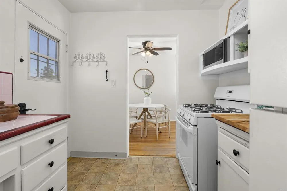 3219 Goldfinch Street San Diego, CA 92103