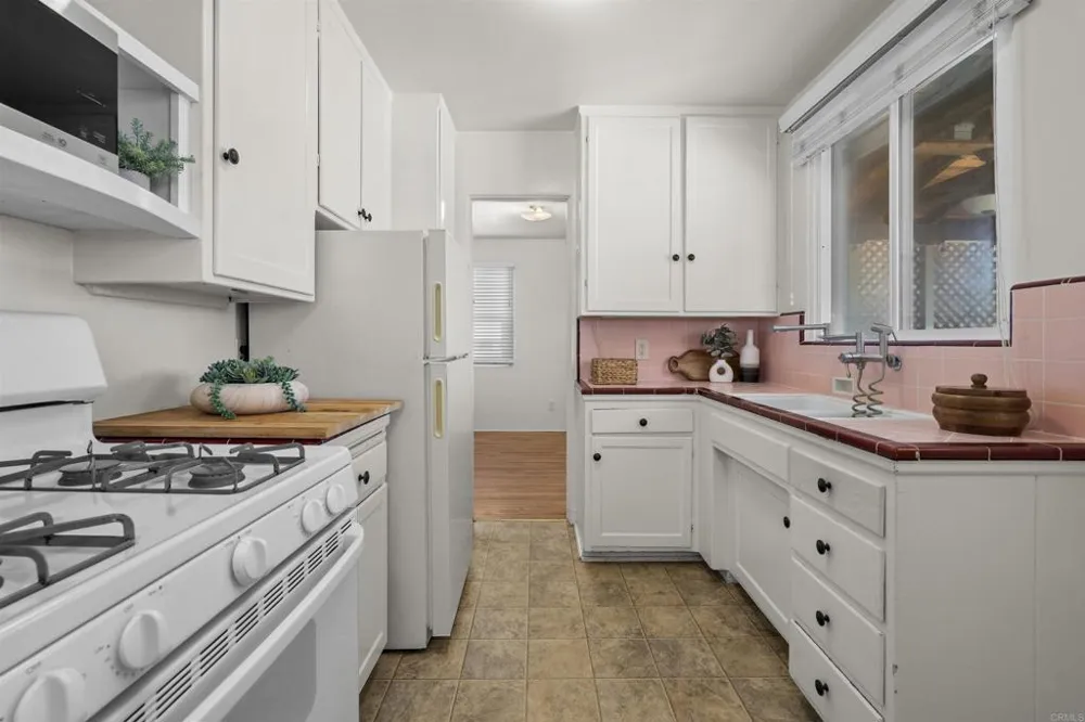 3219 Goldfinch Street San Diego, CA 92103