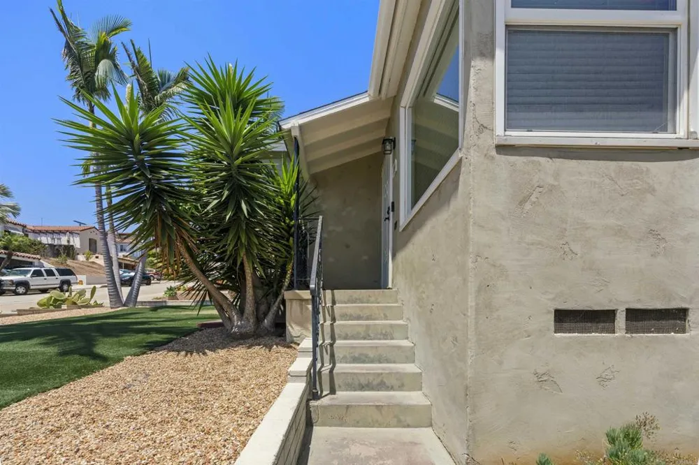 3219 Goldfinch Street San Diego, CA 92103