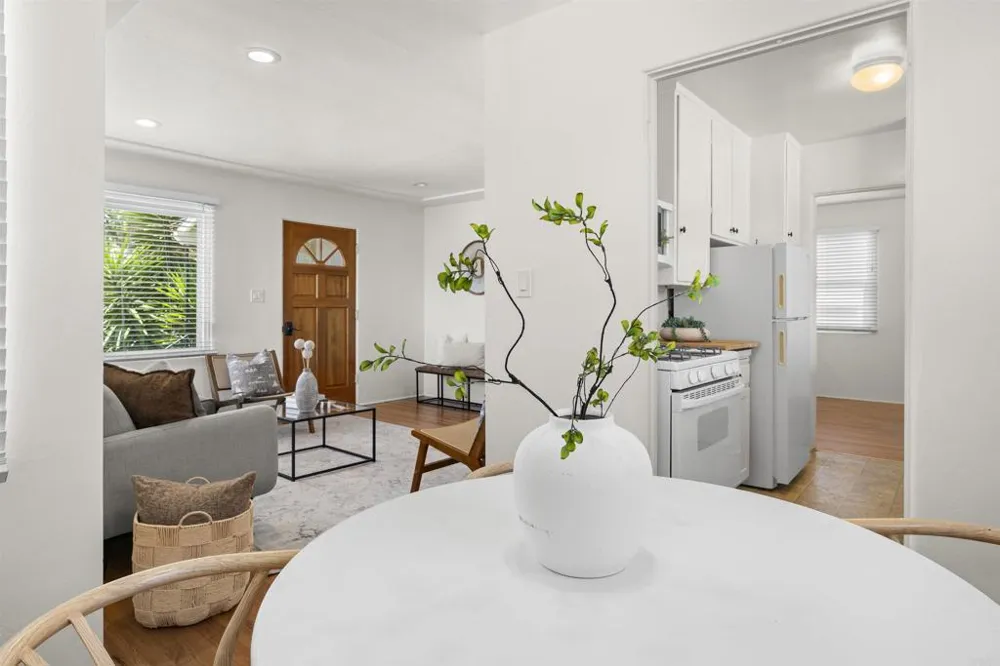 3219 Goldfinch Street San Diego, CA 92103