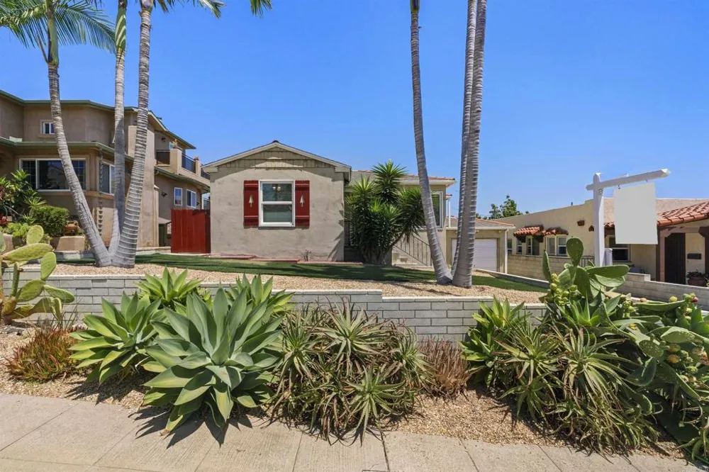 3219 Goldfinch Street San Diego, CA 92103