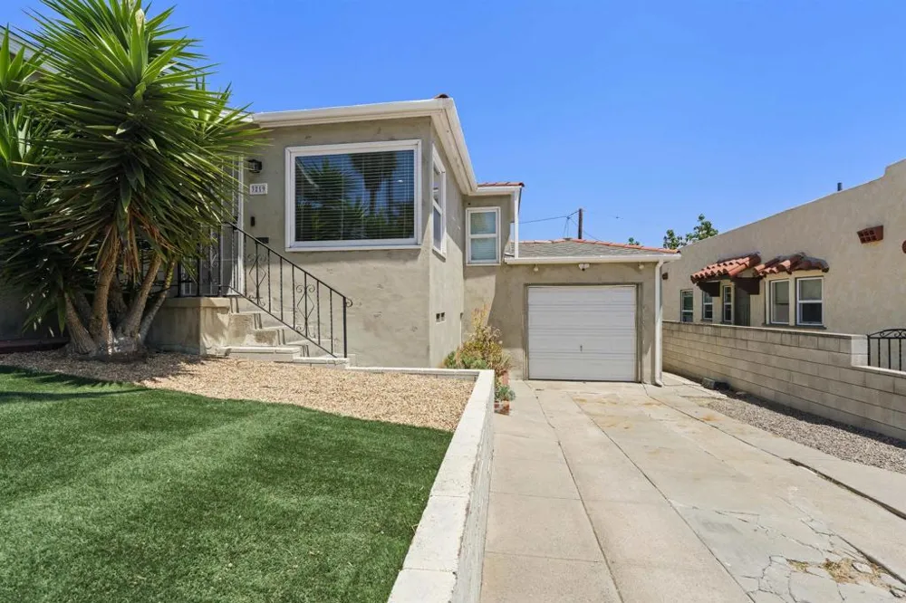 3219 Goldfinch Street San Diego, CA 92103