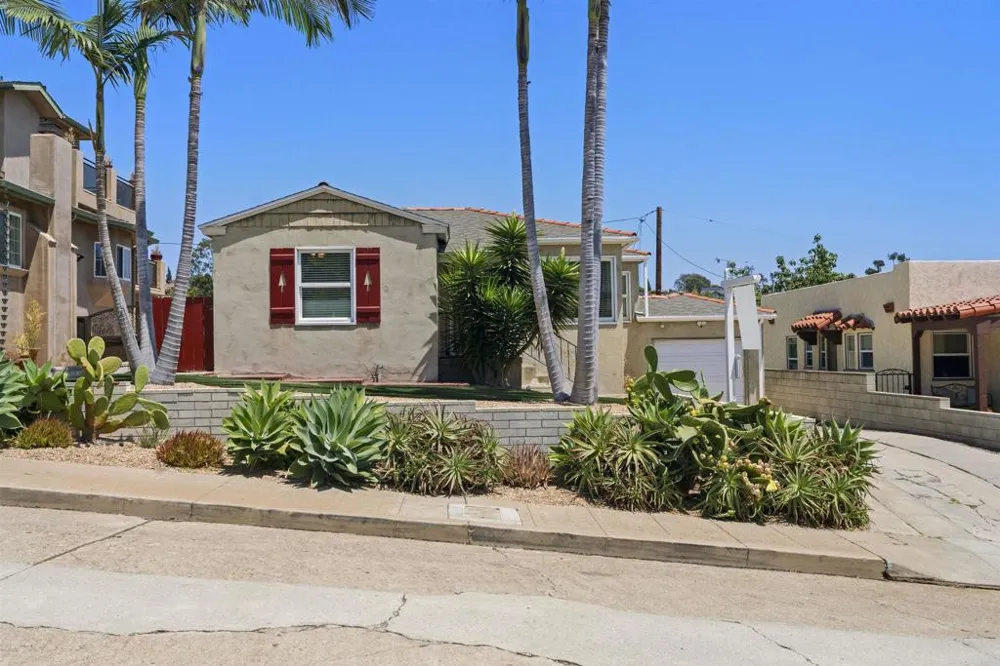 3219 Goldfinch Street San Diego, CA 92103