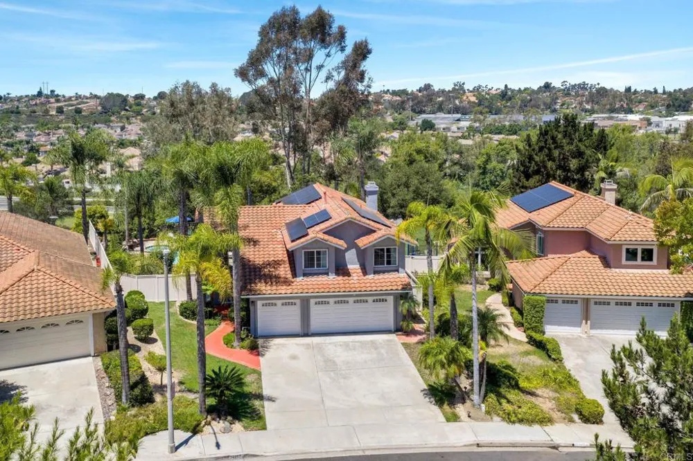 1659 Countryside Drive Vista, CA 92081