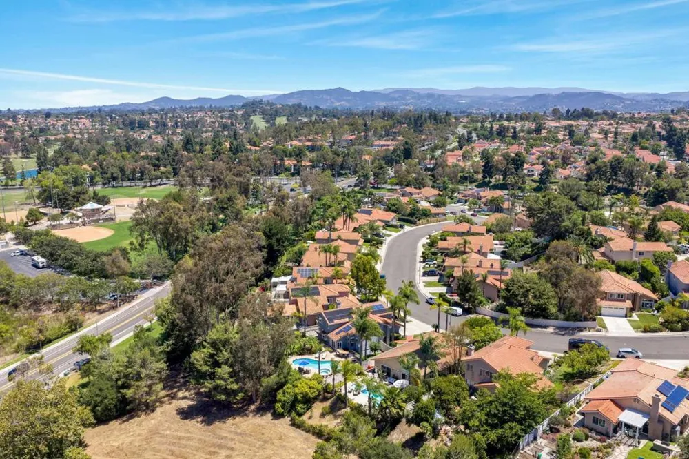 1659 Countryside Drive Vista, CA 92081