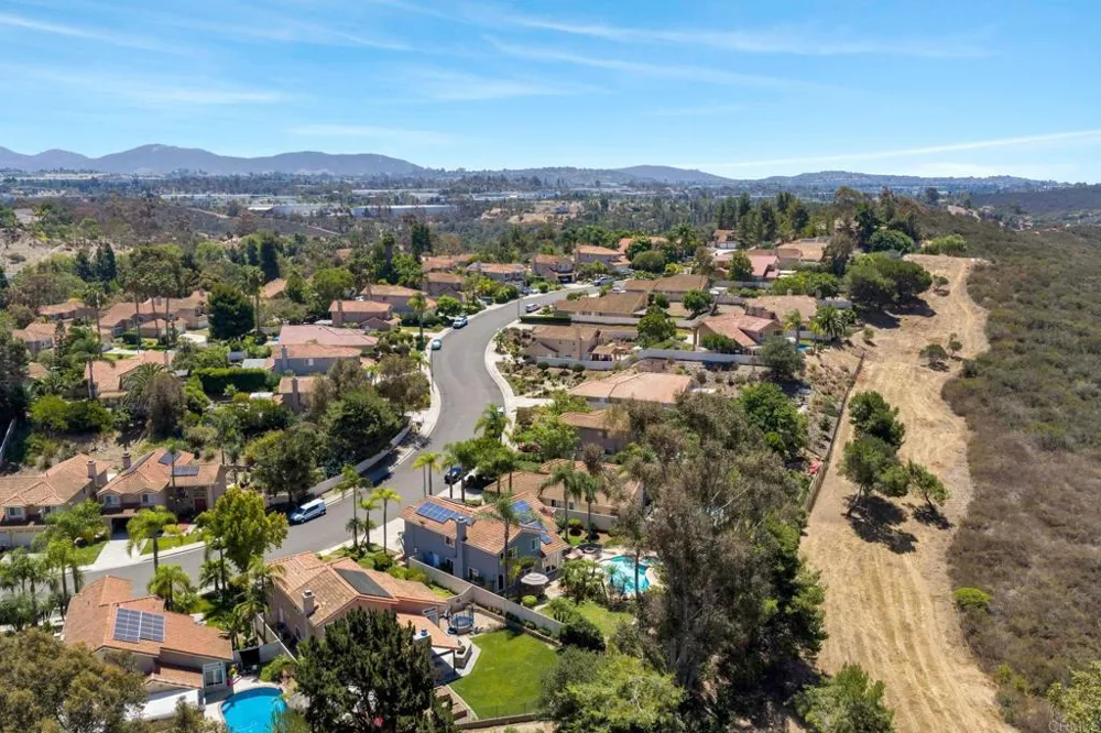 1659 Countryside Drive Vista, CA 92081