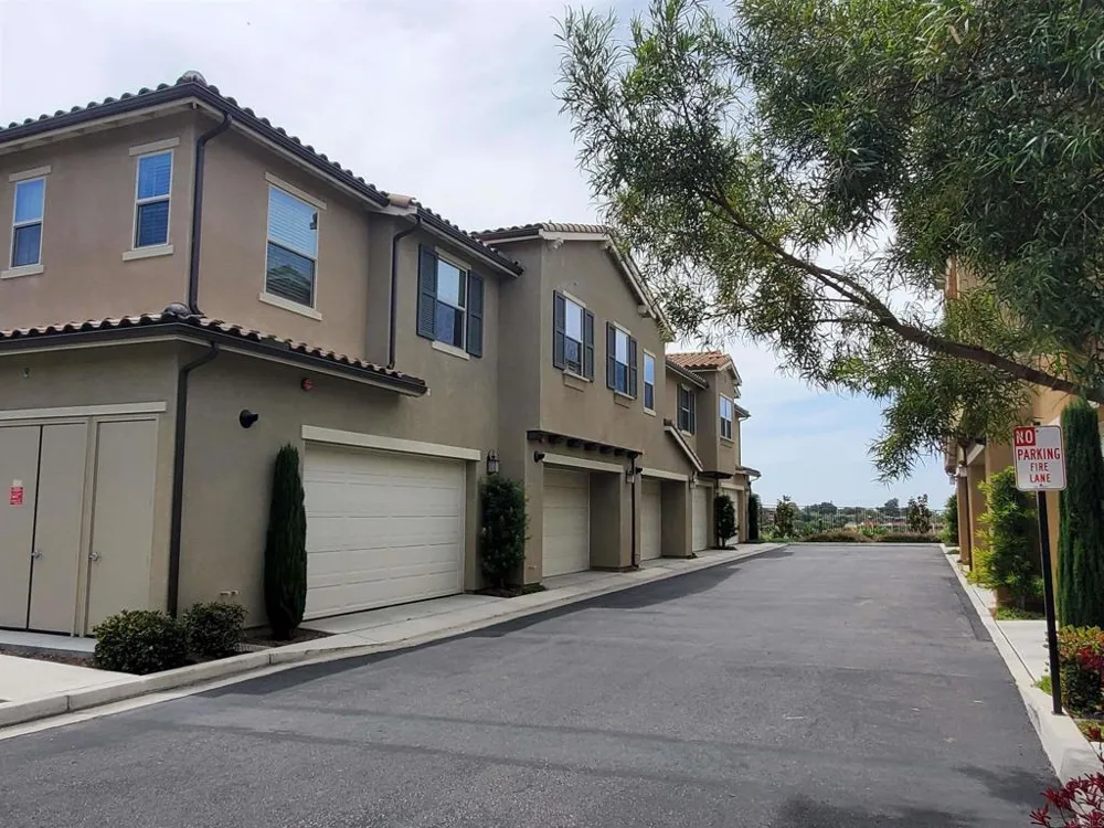 1118 Delpy View Point Vista, CA 92084